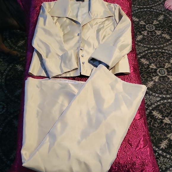 JS Collections Cream Jacket and Skirt Set - Picture 1 of 4